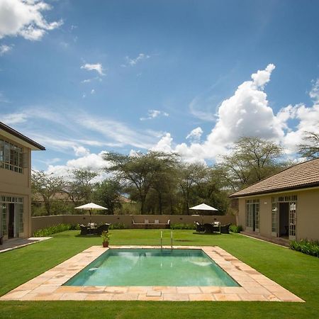 The Safari House Hotel Usa River Exterior photo