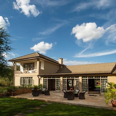 The Safari House Hotel Usa River Exterior photo