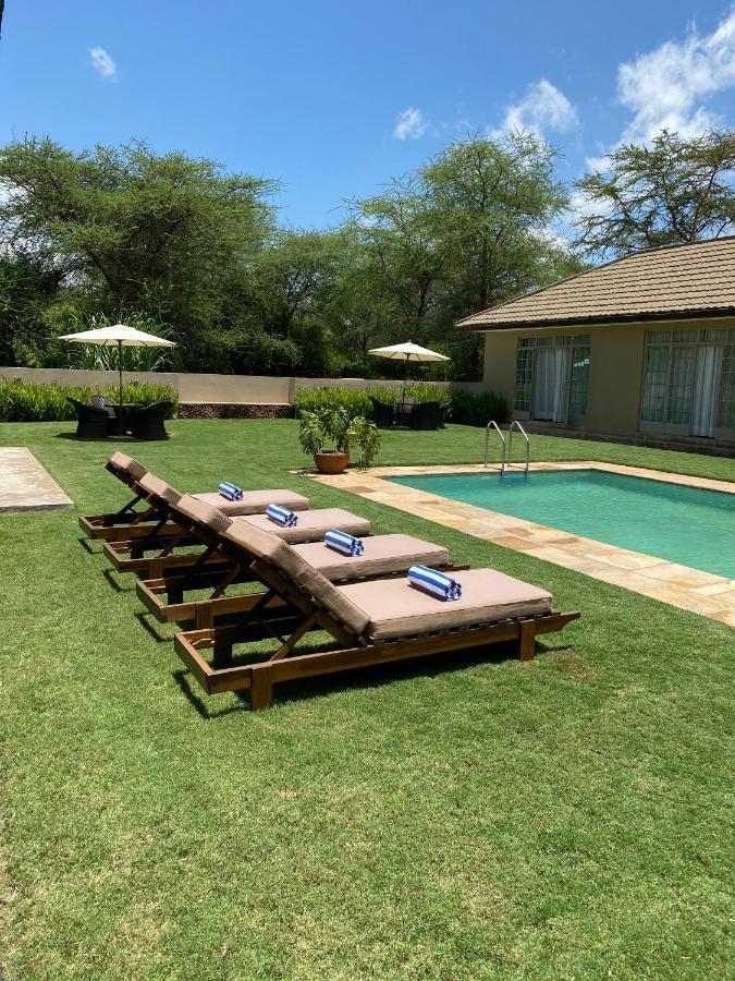 The Safari House Hotel Usa River Exterior photo